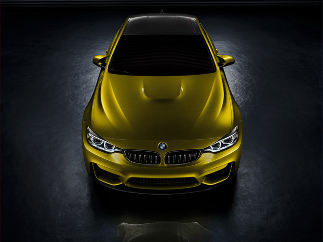 BMW M4 фото