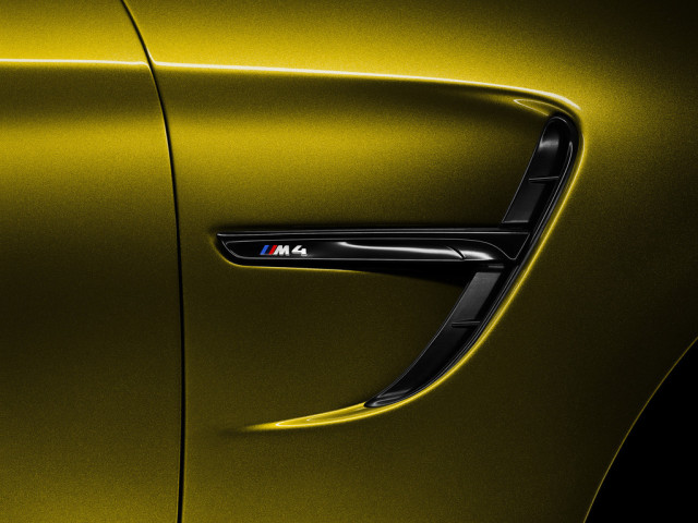 BMW M4 фото