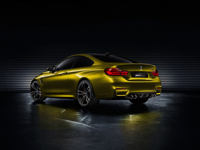 BMW M4 фото