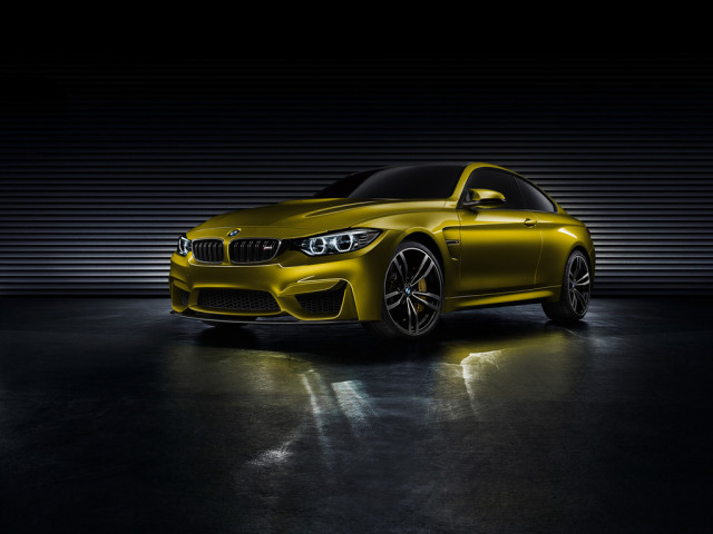 BMW M4 фото