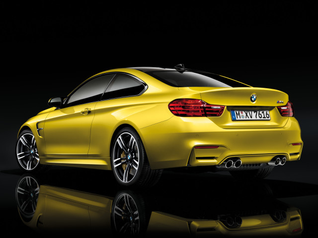 BMW M4 фото