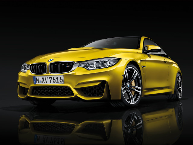 BMW M4 фото