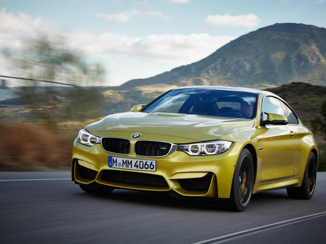 BMW M4 фото