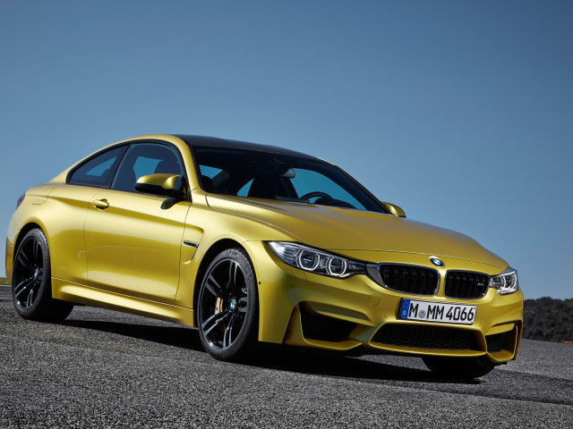 BMW M4 фото