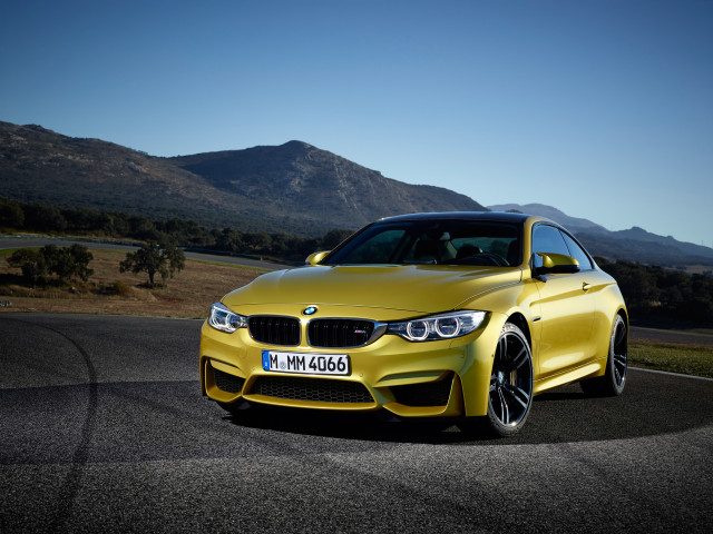 BMW M4 фото