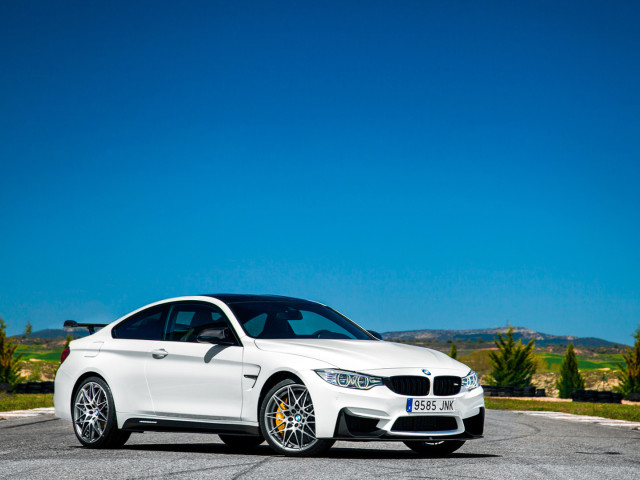 BMW M4 фото