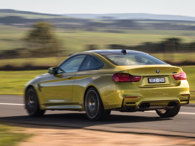 BMW M4 фото