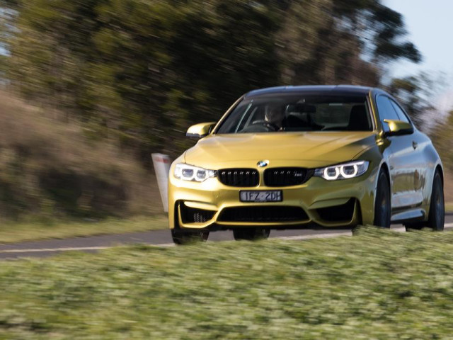 BMW M4 фото