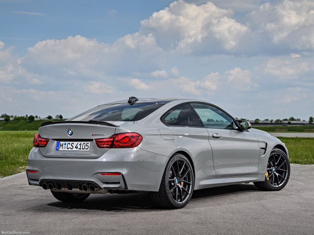 BMW M4 фото