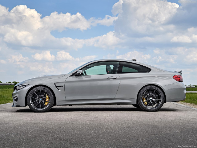 BMW M4 фото