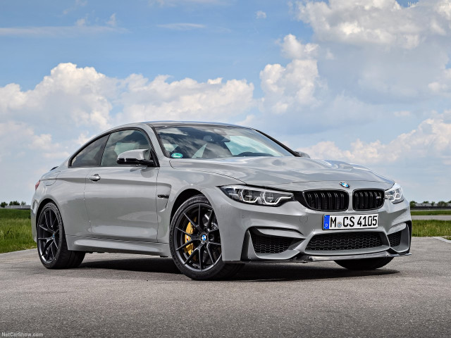 BMW M4 фото