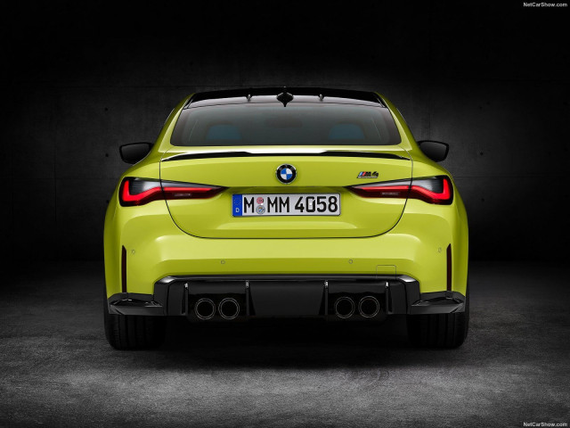 BMW M4 фото