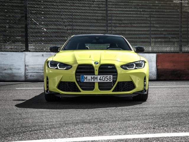 BMW M4 фото