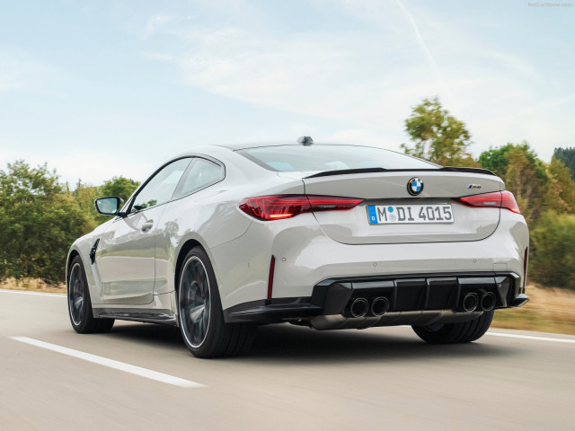 BMW M4 фото