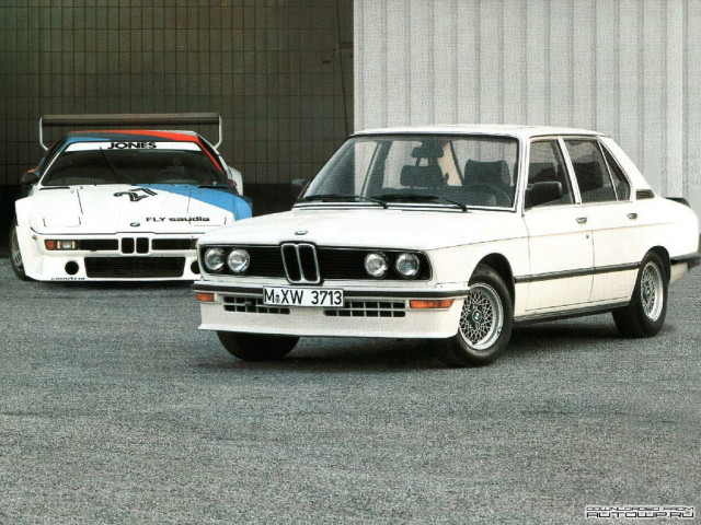 BMW M5 E12 фото