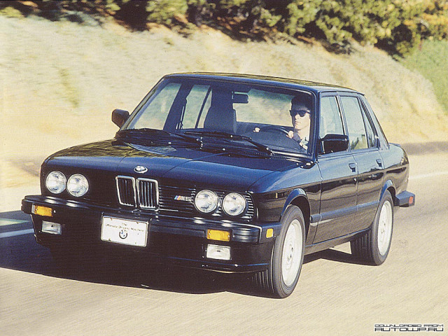 BMW M5 E28 фото