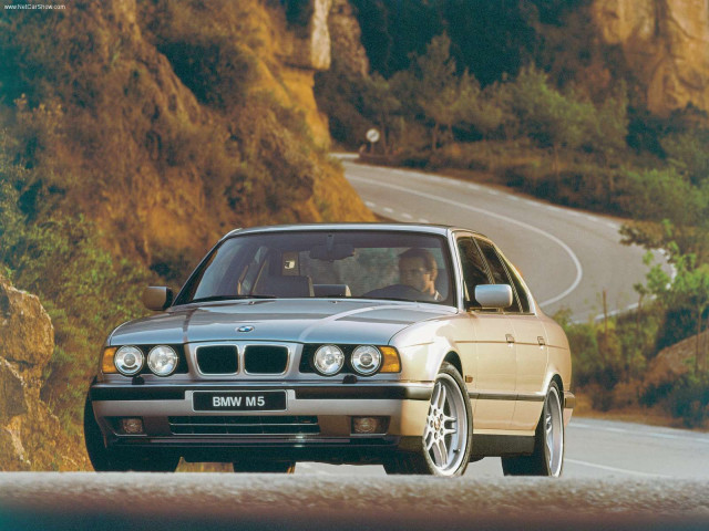 BMW M5 E34 фото