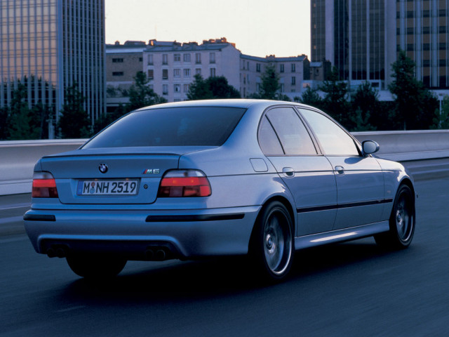 BMW M5 E39 фото