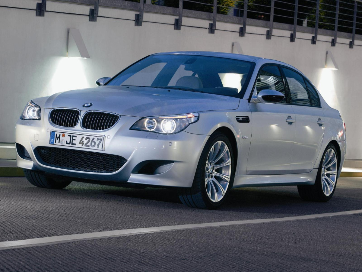 BMW M5 E60 фото 15219