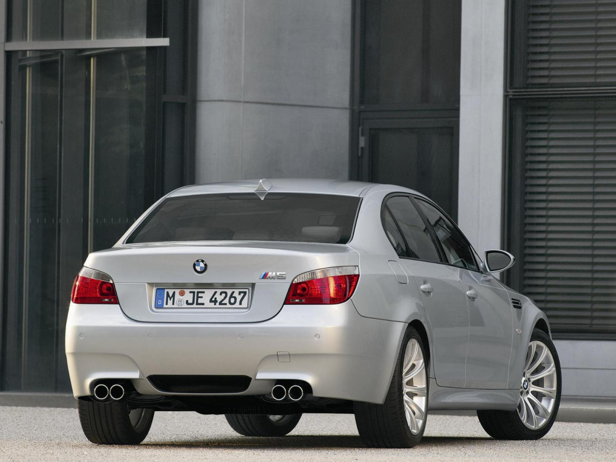 BMW M5 E60 фото 15220