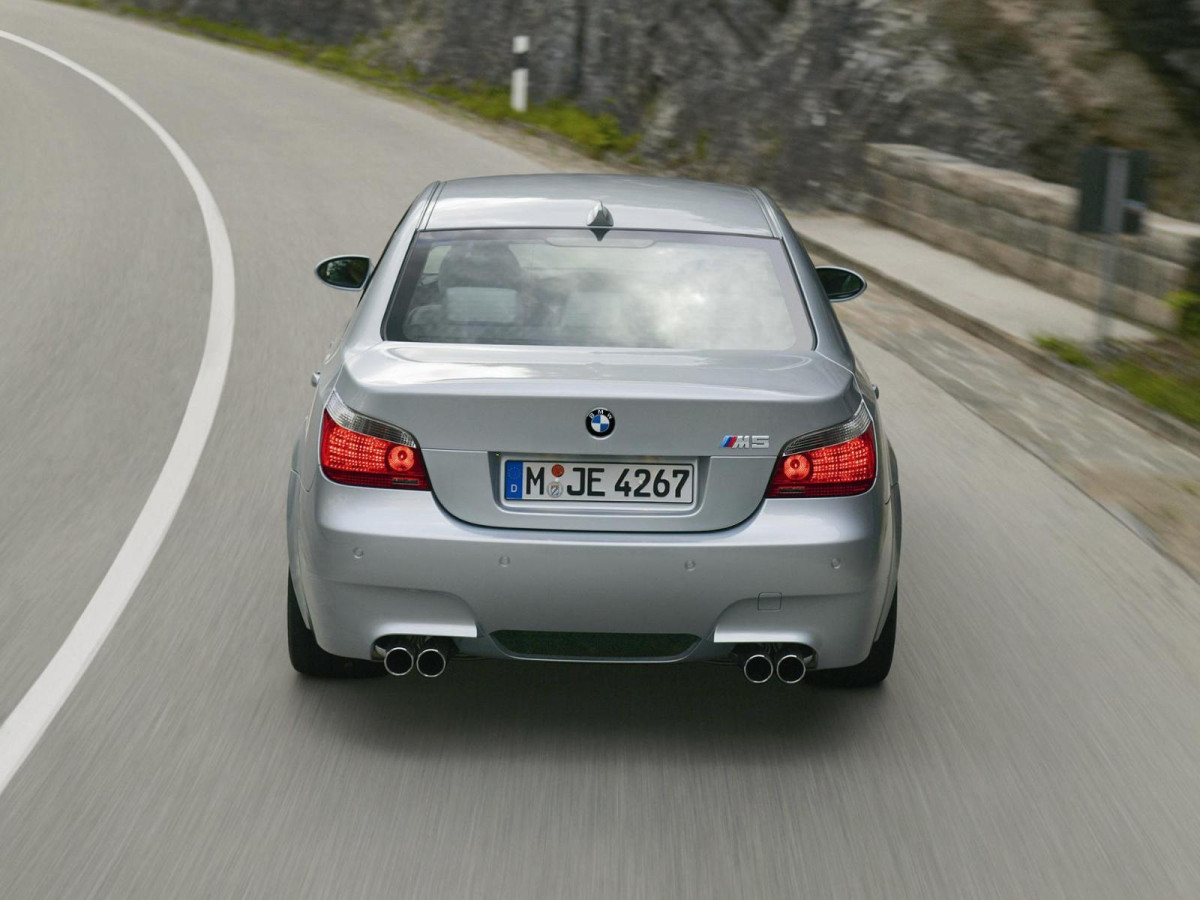 BMW M5 E60 фото 15222