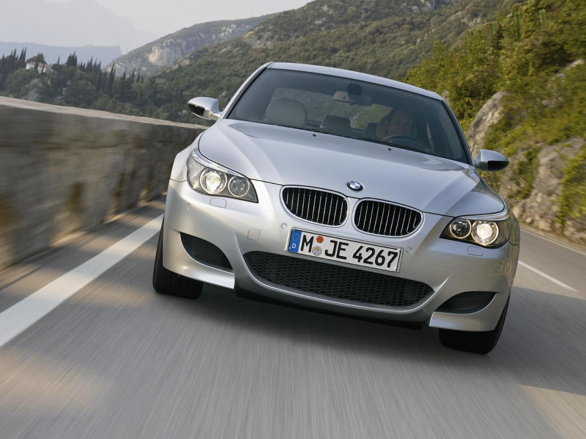 BMW M5 E60 фото 15224