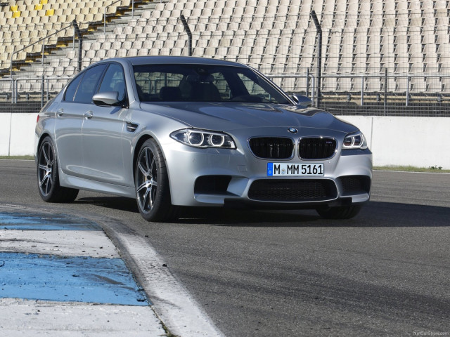 BMW M5 F10 фото