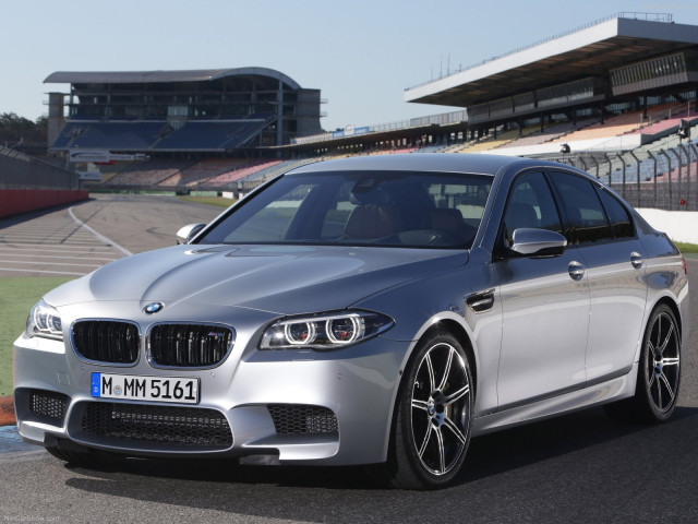 BMW M5 F10 фото