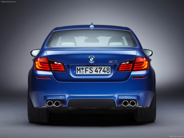 BMW M5 F10 фото