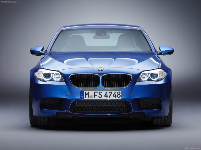 BMW M5 F10 фото