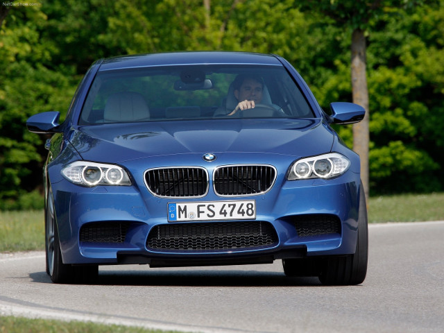 BMW M5 F10 фото