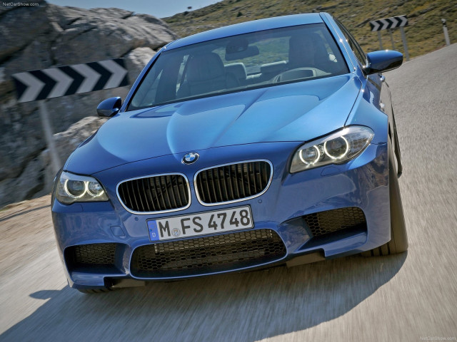 BMW M5 F10 фото