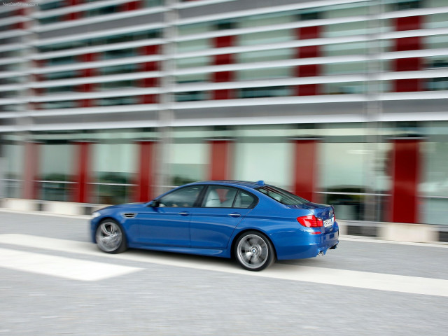 BMW M5 F10 фото