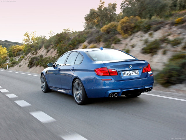 BMW M5 F10 фото