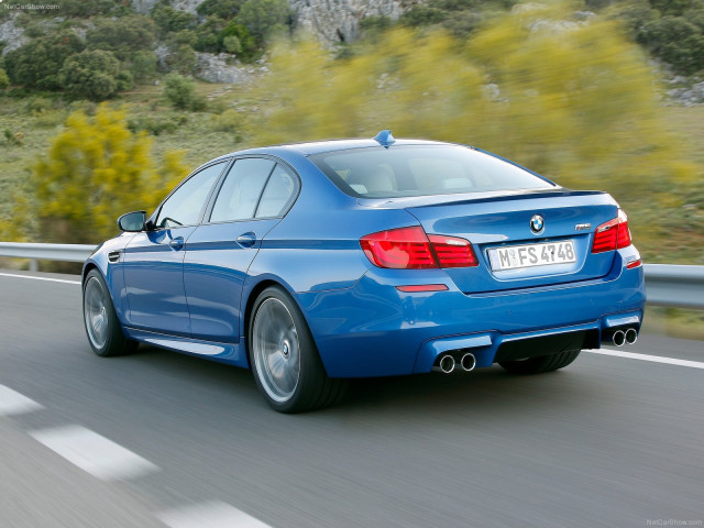 BMW M5 F10 фото