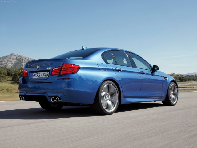 BMW M5 F10 фото