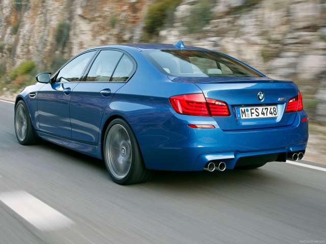 BMW M5 F10 фото