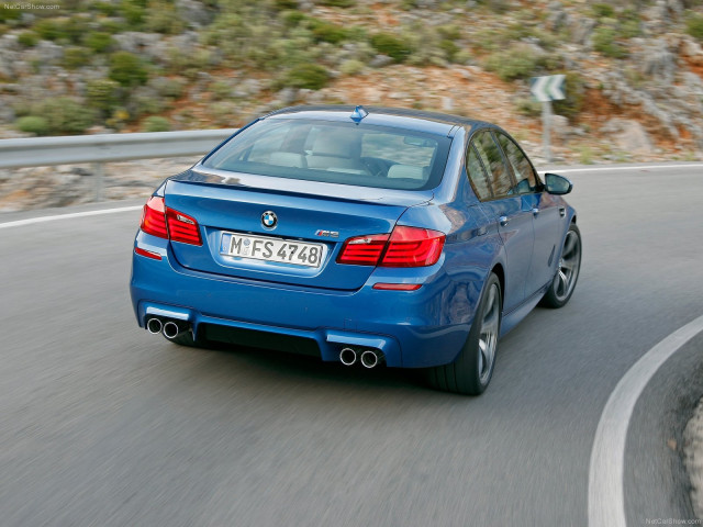 BMW M5 F10 фото