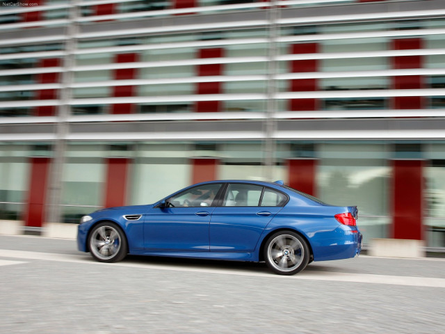 BMW M5 F10 фото