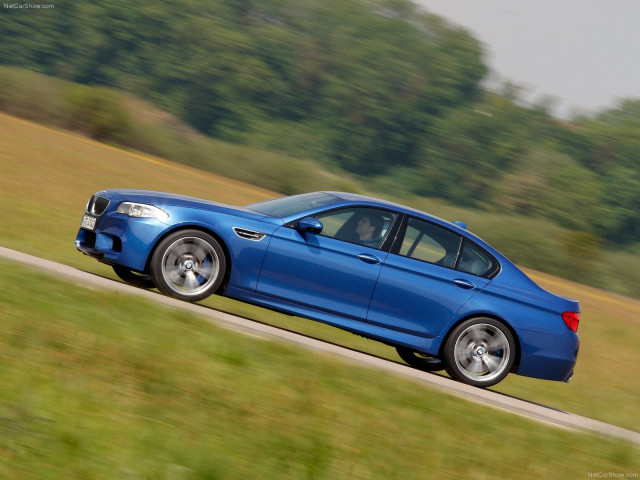 BMW M5 F10 фото