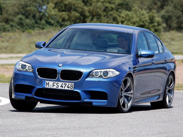 BMW M5 F10 фото