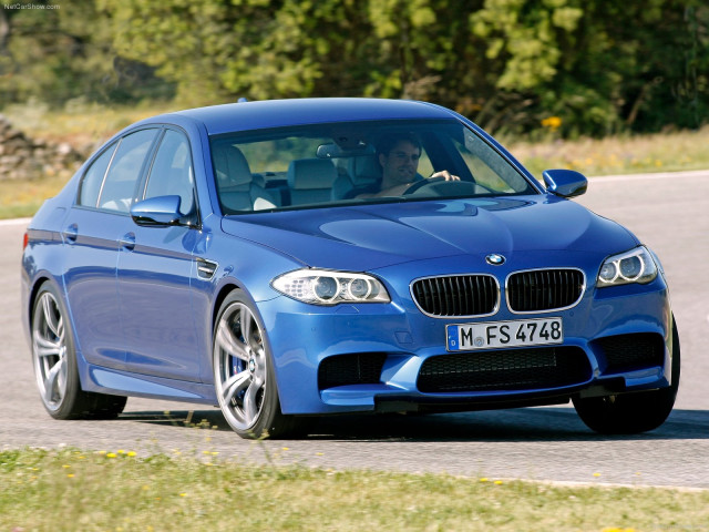 BMW M5 F10 фото