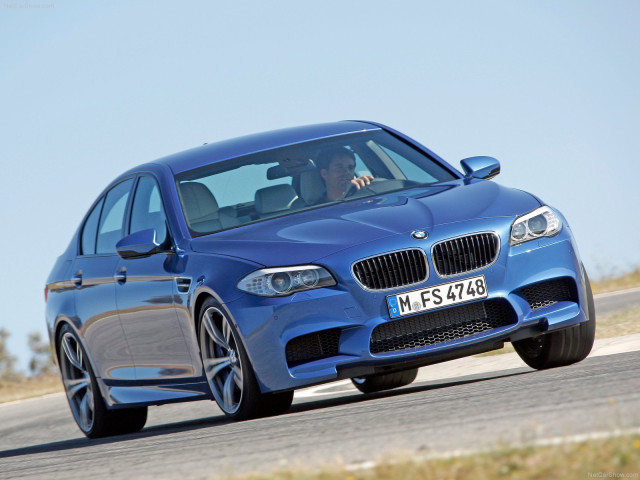 BMW M5 F10 фото