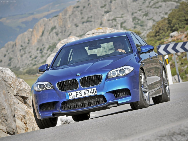 BMW M5 F10 фото