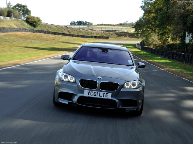 BMW M5 F10 фото