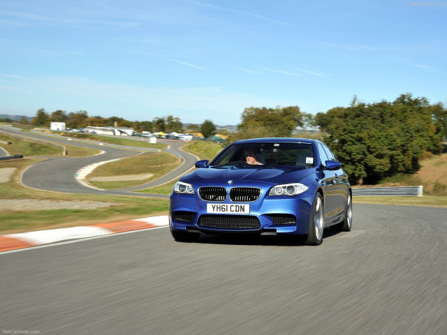 BMW M5 F10 фото