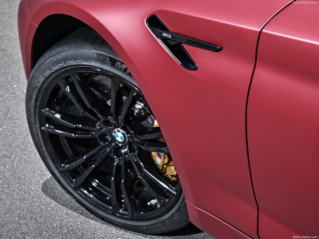 BMW M5 F90 фото