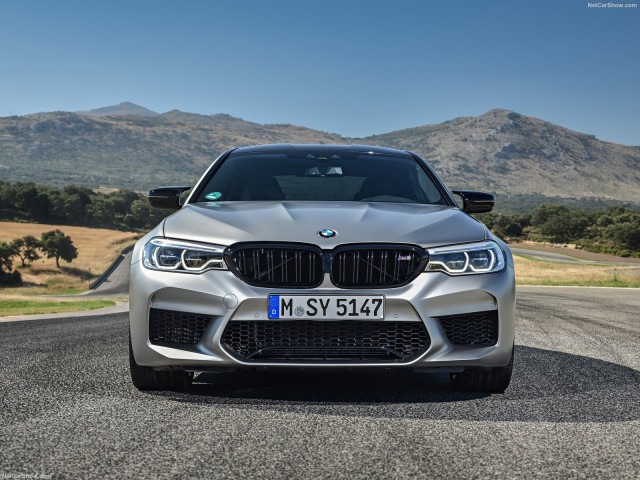 BMW M5 F90 фото