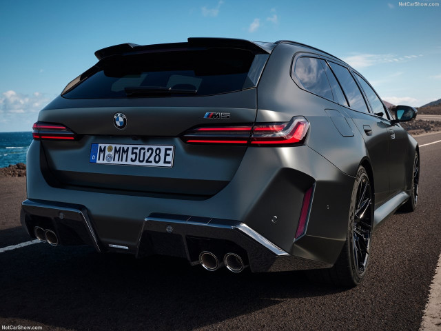 BMW M5 Touring фото