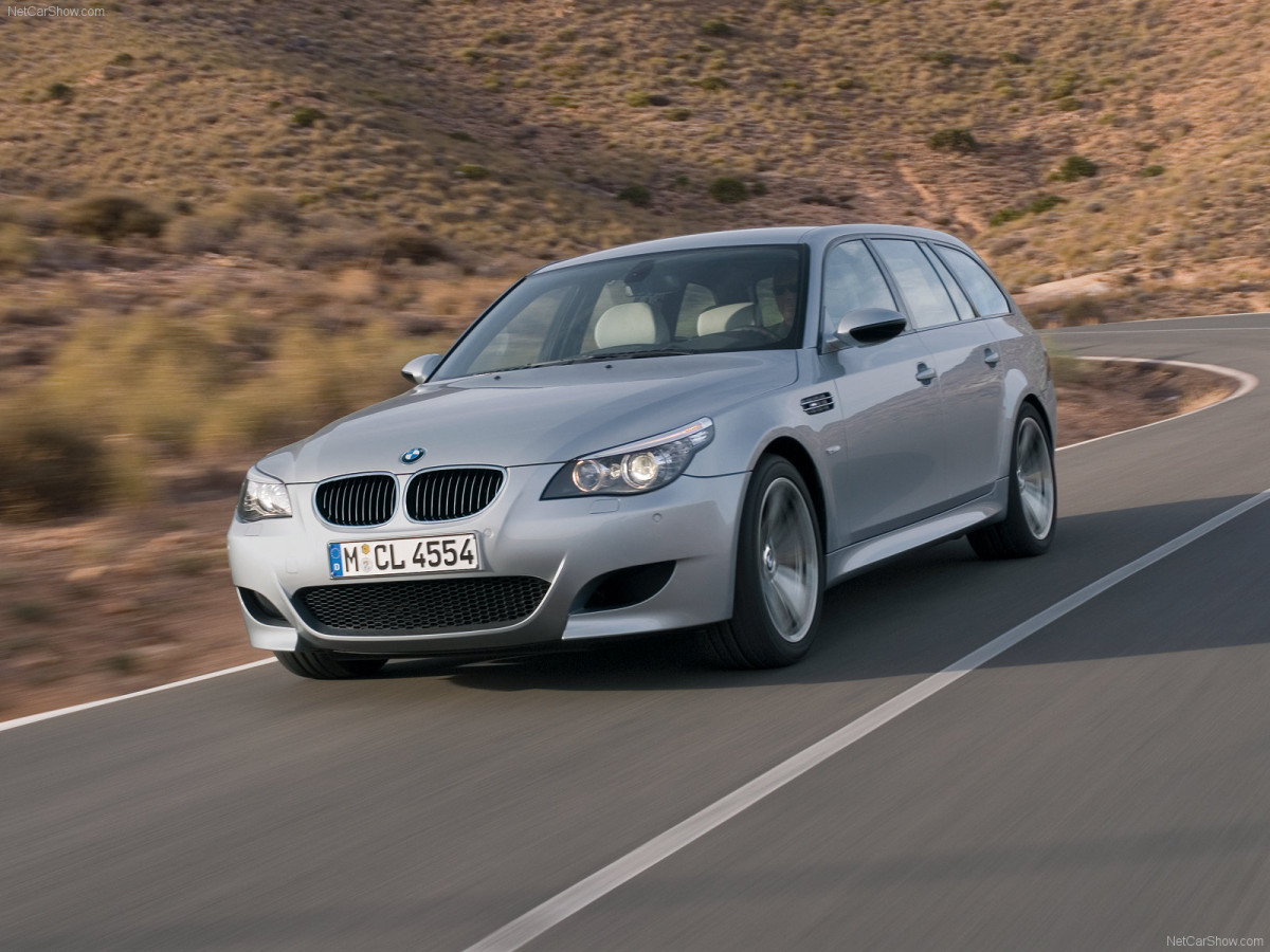 BMW M5 Touring фото 54236